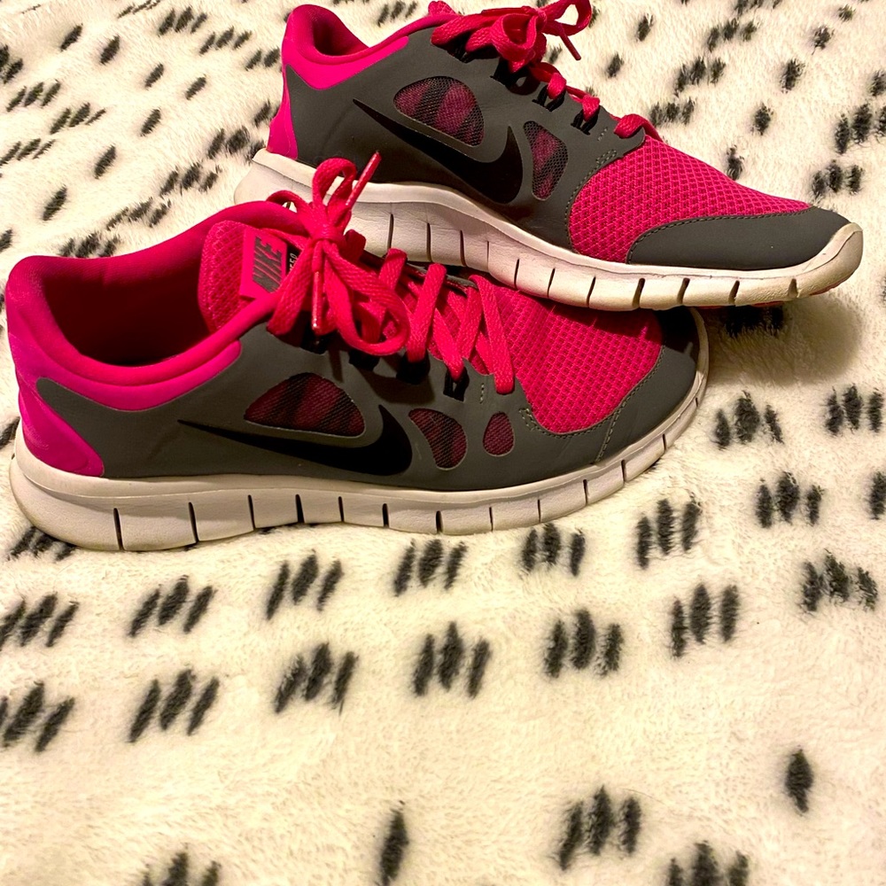 Pink Nike’s - Picture 6 of 6